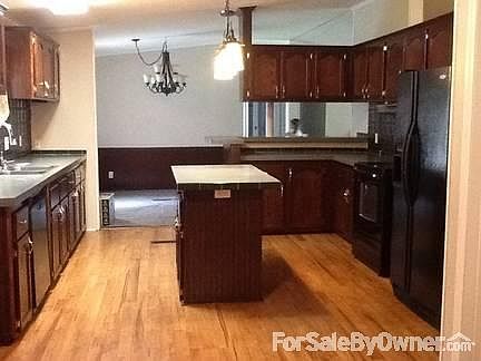 Kitchen with island