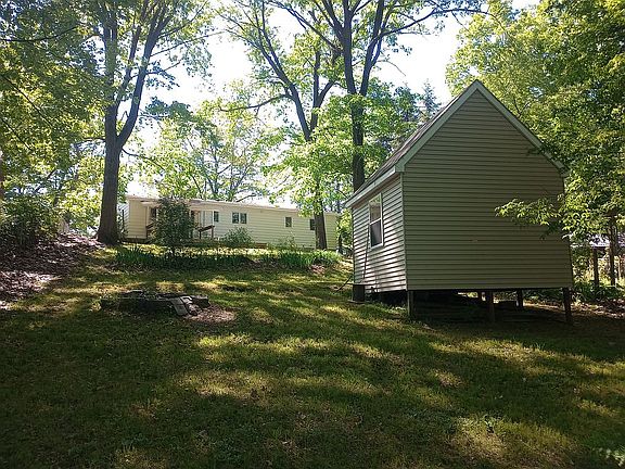 5th image of 8180 Trails End Rd