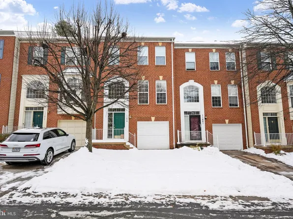 11479 Carriage Gate Ct, Fairfax, VA 22030