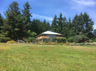 9202 Mandus Olson Rd NE, Bainbridge Island, WA 98110