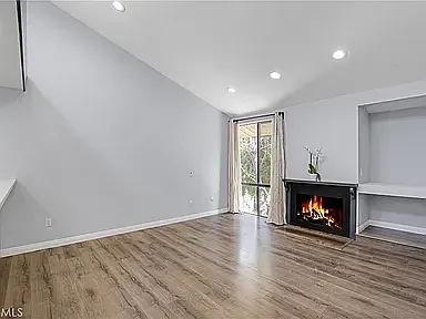 11107 Arminta St — Photo 24