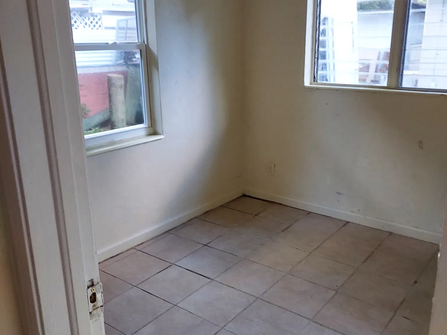 1 bed, 320 sqft, $1,300 — Photo 2