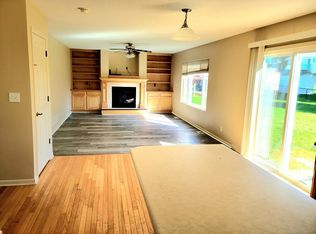 415 Boulder Ridge Ct, Pleasant Hill, IA 50327