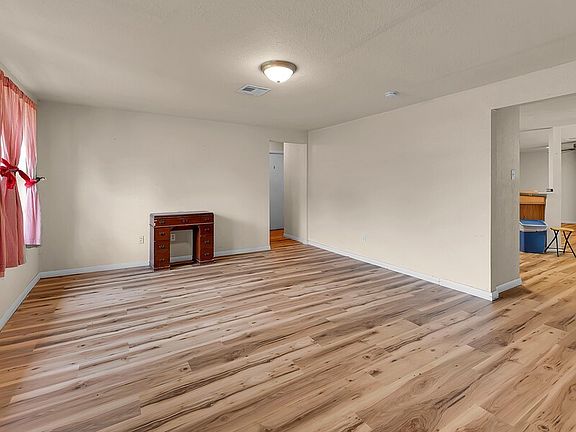 3rd image of 4304 Valview Dr