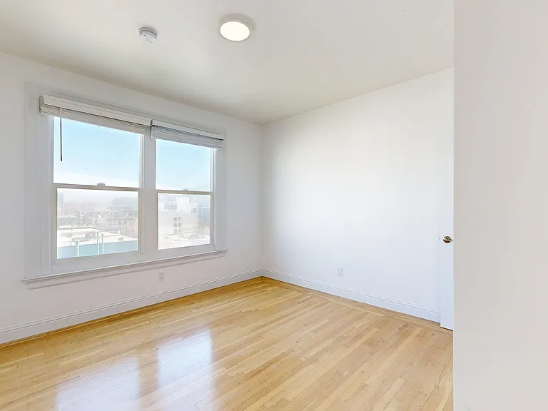 1637 Sacramento St #15 — Photo 6