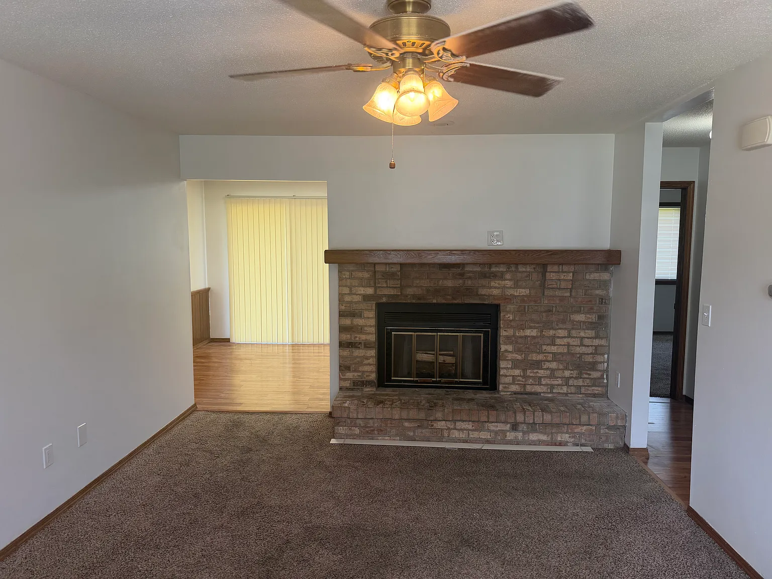 2 bed, 1.5 bath, 882 sqft, $1,250 — Photo 4