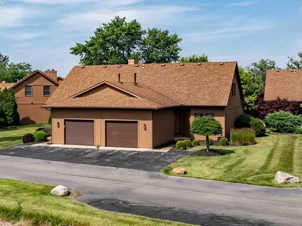 70 N Harbors End Dr, Port Clinton, OH 43452