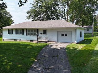 504 N 10th St, Savannah, MO 64485