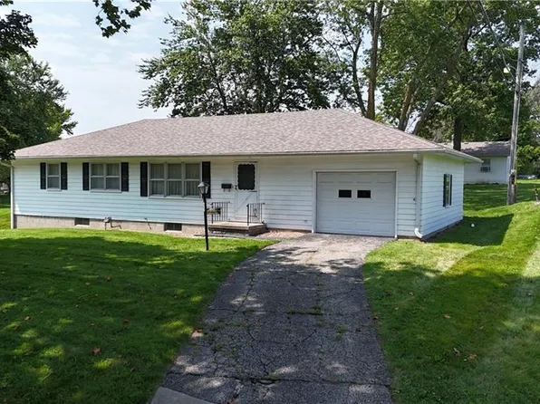 504 N 10th St, Savannah, MO 64485