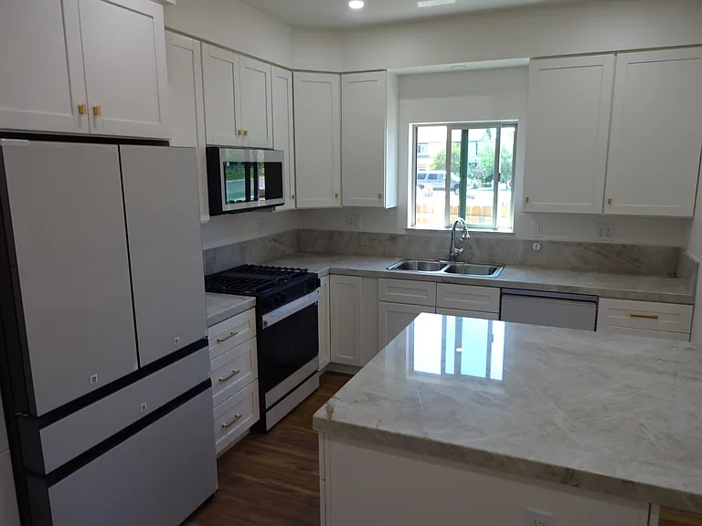 228 1/2 Dean Dr — Photo 9