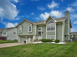 1404 Dogwood Dr, Greenwood, MO 64034