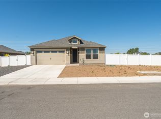 1019 Hilltop Avenue NE, Quincy, WA 98848