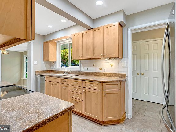 3rd image of 3435 Brookwood Dr