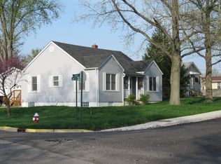 137 W 3rd St, Hartford, IL 62048