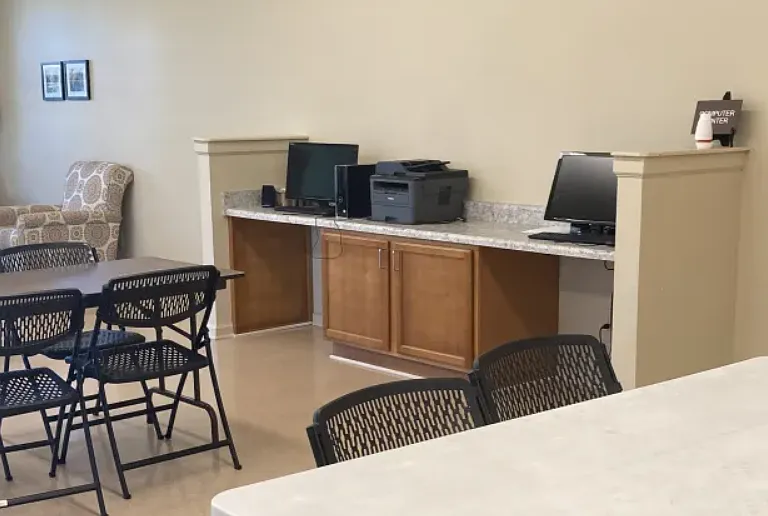 705 7th St N #E — Photo 11