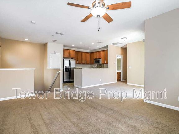 4th image of 3301 N Park Dr Unit 1411