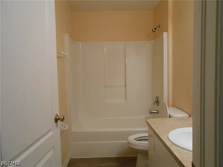 1221 Belair St E — Photo 12