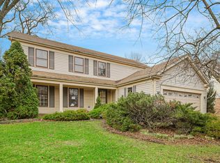 6 Cherrywood Dr, Schaumburg, IL 60194