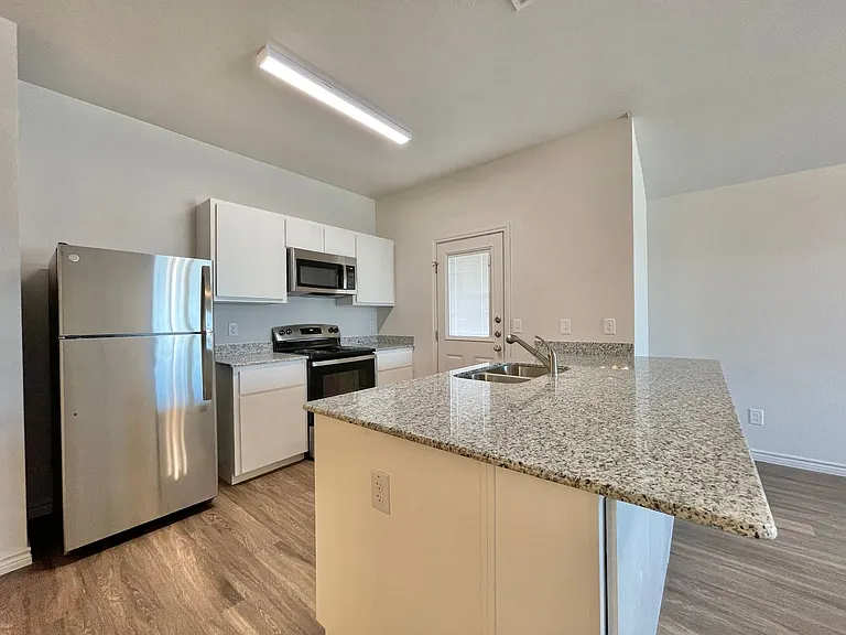 1802 Montell St — Photo 6