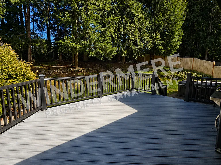 585 NW Fairwood Way — Photo 23