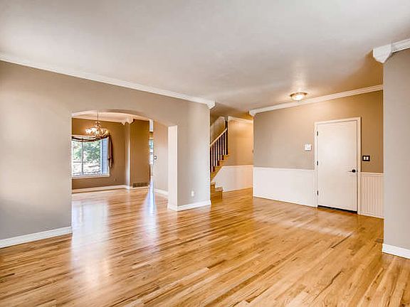 3rd image of 9615 Vinewood Ln