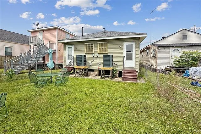 1137 Deslonde St — Photo 16