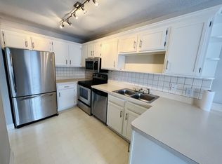 11327 Vessey Cir, Bloomington, MN 55437