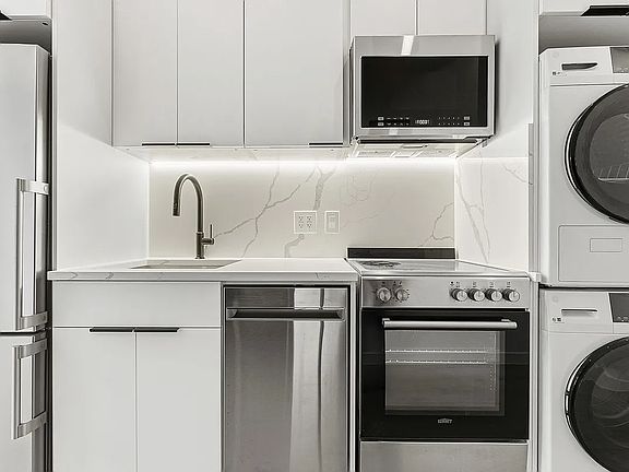 2nd image of 37 Woodhull St #3B
