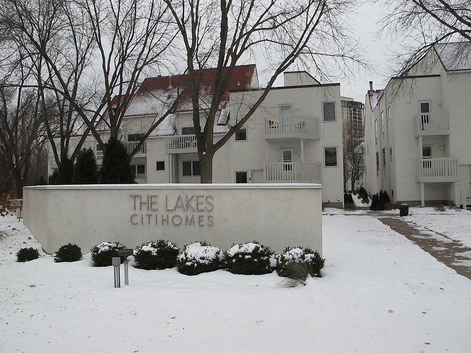 THE LAKES CITIHOMES ENTRANCE