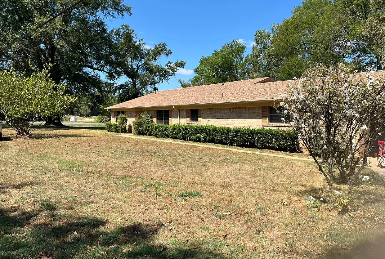 3 bed, 1800 sqft, $1,950 — Photo 1
