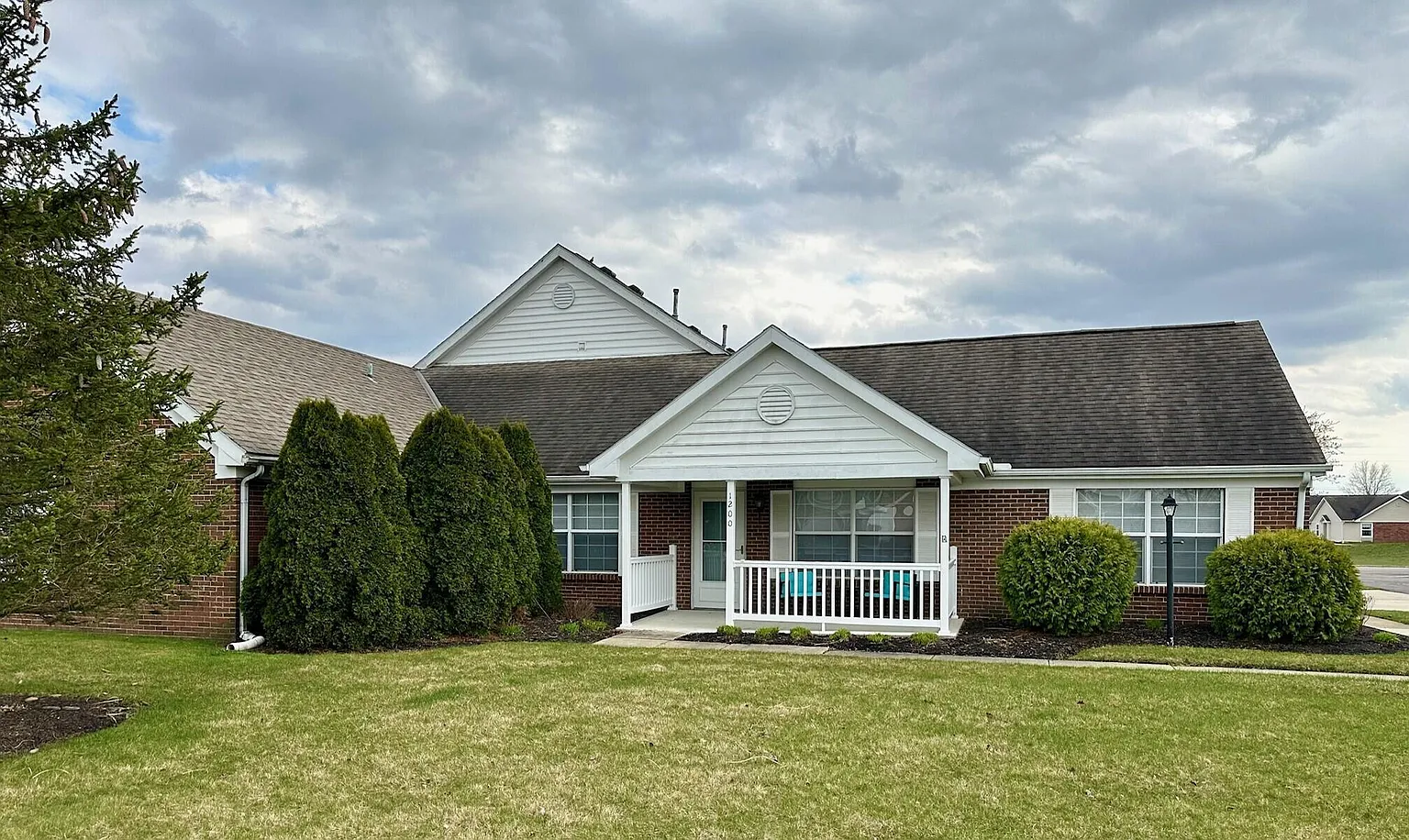 1200 Old Pond Dr photo 1