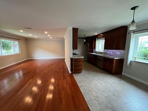 4th image of 6341 La Reina Dr