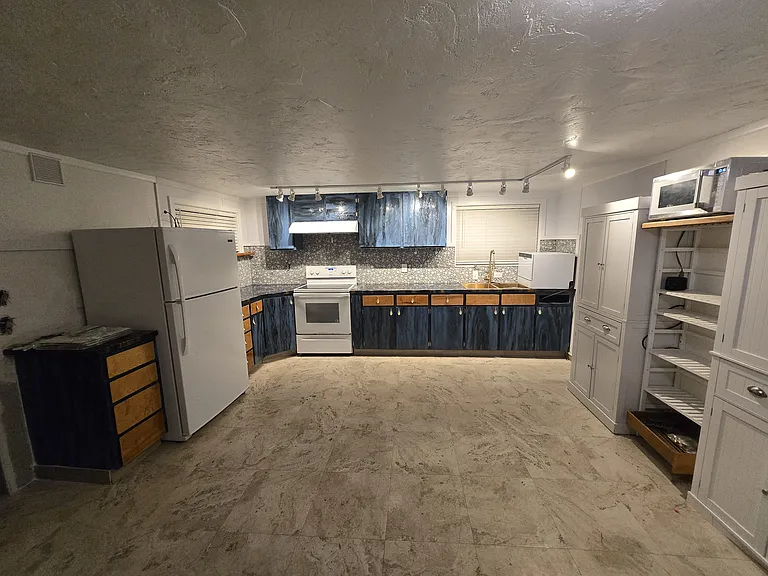 1116 Scott St — Photo 4