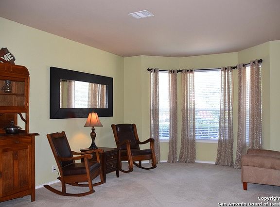 2nd image of 2644 Cloverbrook Ln
