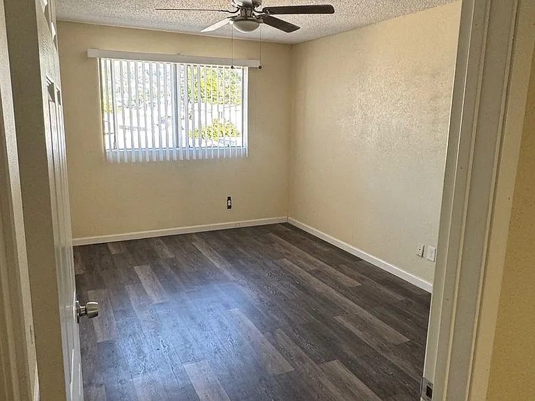 5101 Huntington Dr N — Photo 9