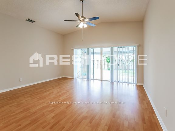 4th image of 10651 SW 14th Ct