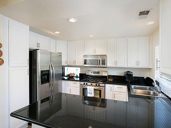 2nd image of 1719 Landing Dr