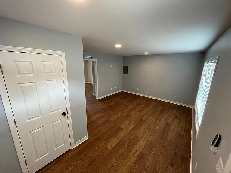 1250 S Dixie St — Photo 34