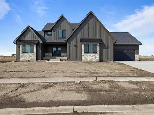 1812 NE Pine Lake Cir, Ankeny, IA 50021