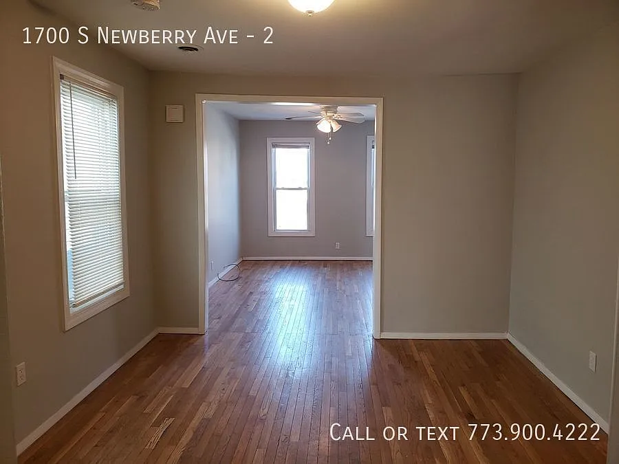 3 Bedroom Apartment in the heart of Pilsen w/ in unit washer dryer — Photo 4
