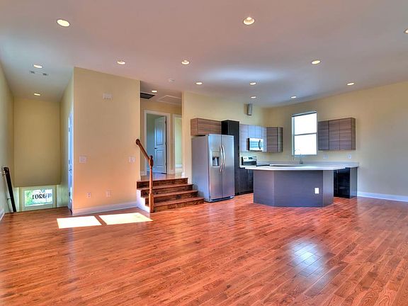 2nd image of 3201 Gravier St