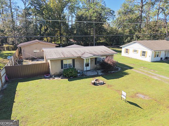 2nd image of 509 Community Dr