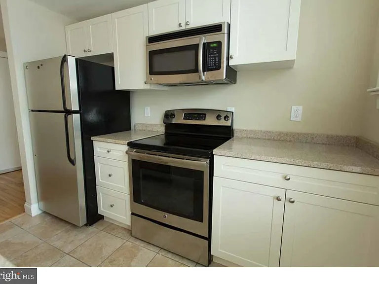 1100 Spruce St #2A — Photo 11