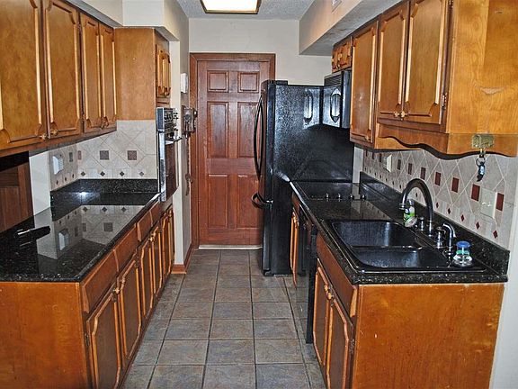 5th image of 3935 Lynn Ora Dr