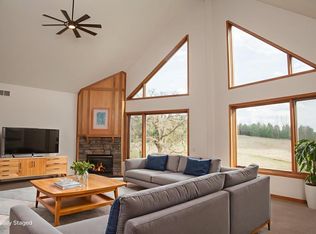 W5416 Highland Dr, New Glarus, WI 53574