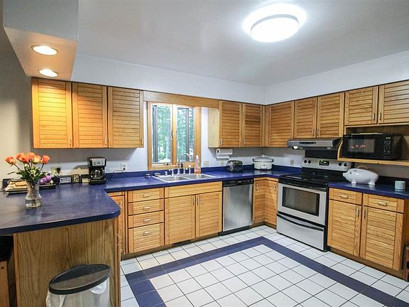 2nd image of 9294 Eton Ct