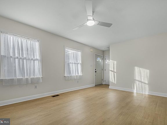2nd image of 422 Line St