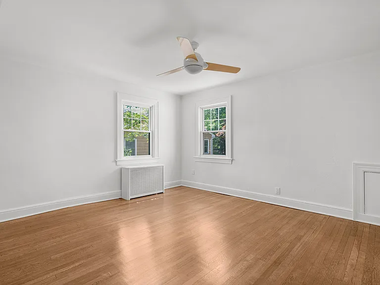121 Walworth Ave — Photo 25