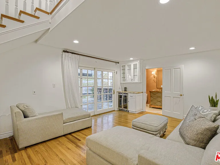 3690 Crownridge Dr — Photo 22