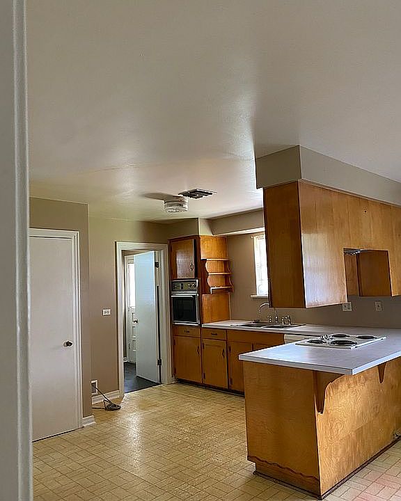 2nd image of 9 Houston Ave